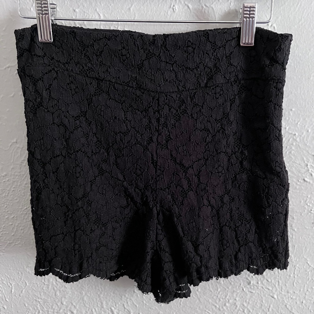 Free People Black Lace Stretchy High Waisted Shorts Scallop Hem Size 6